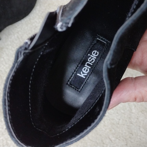 Kensie women's black suede zip ankle boots. NWT. Size 9 - Picture 6 of 10